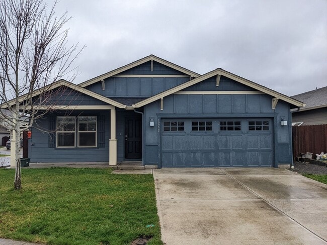 Building Photo - Beautiful 3 bedroom