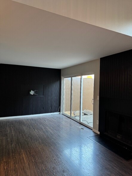 Building Photo - 1579 NW Eastbrook Ct