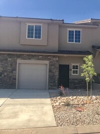 Building Photo - MILLCREEK SPRINGS TOWNHOME