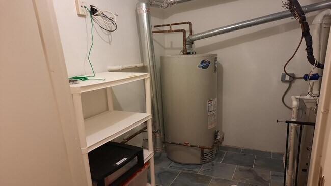 Building Photo - Elevate Your Lifestyle, Stunning 3-Bedroom Loft in Evanston