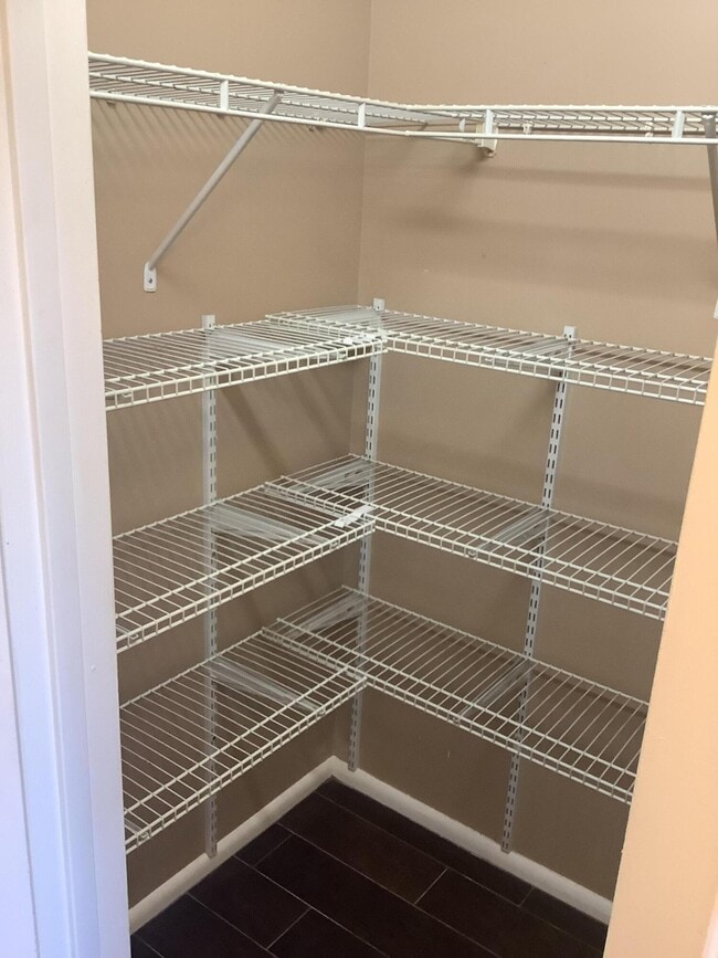 Building Photo - 119 Fanshaw C