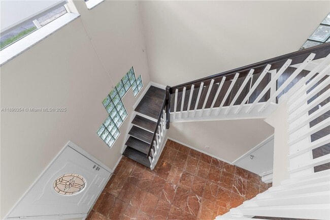 Building Photo - 20003 NE 6th Ct Cir