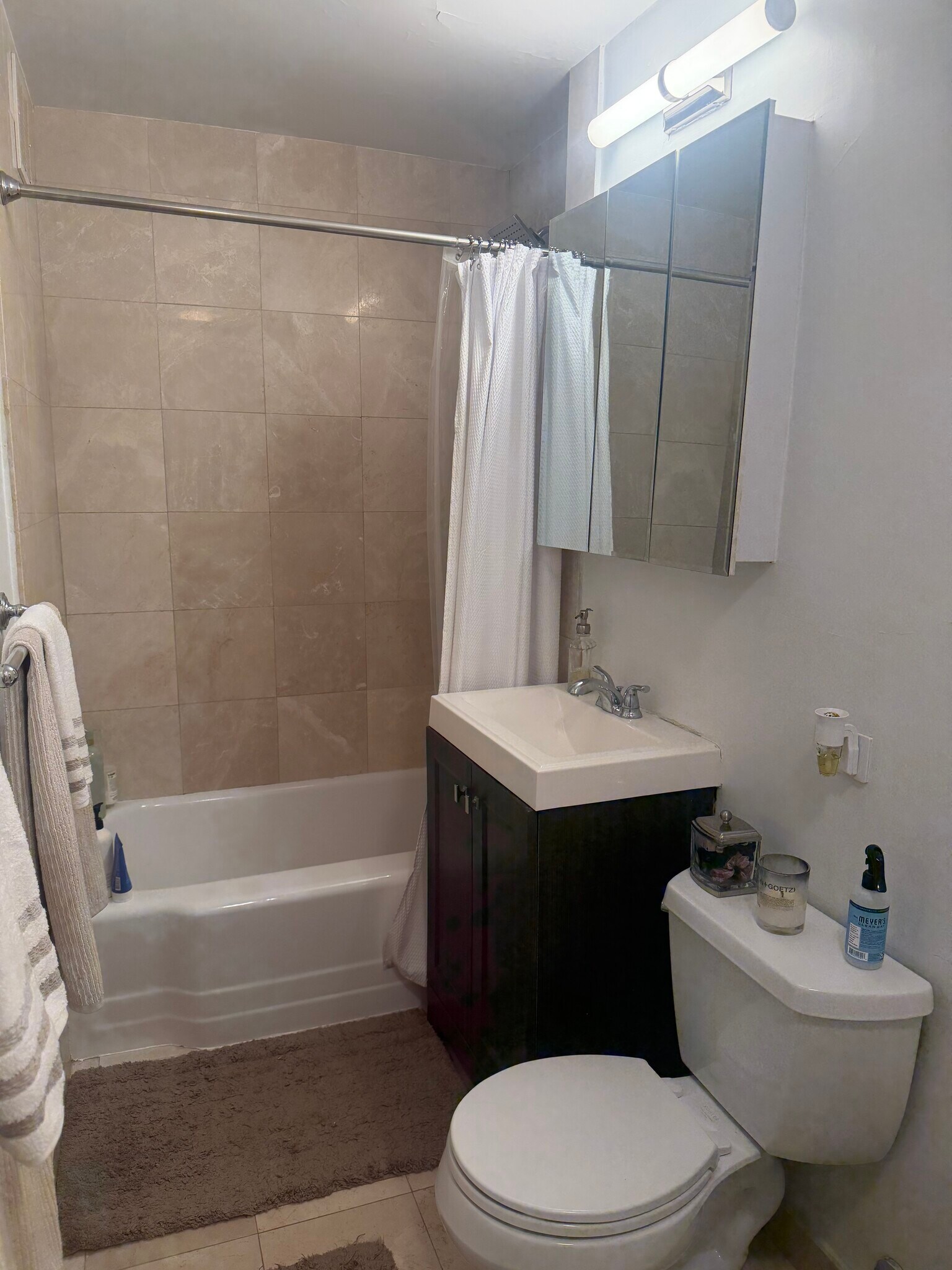 Building Photo - 420 E 64th St