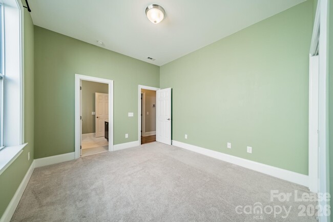 Building Photo - 15016 High Bluff Ct