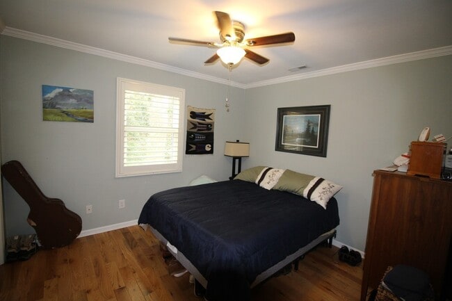 Building Photo - West AVL - Great apartment close to all th...