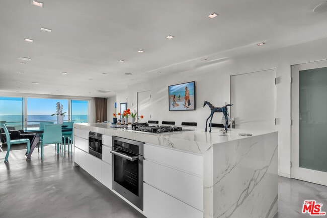 Building Photo - 1 Driftwood St