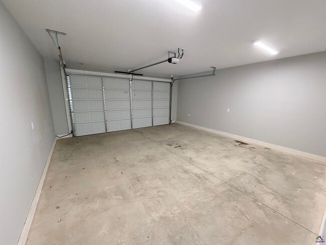 Building Photo - 215 McEwen Ct
