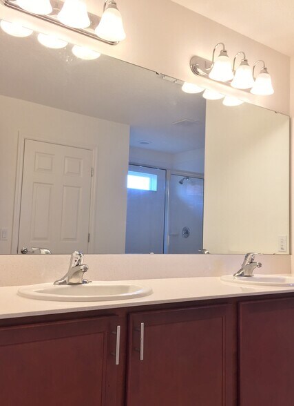 Building Photo - 3868 Carrick Bend Dr