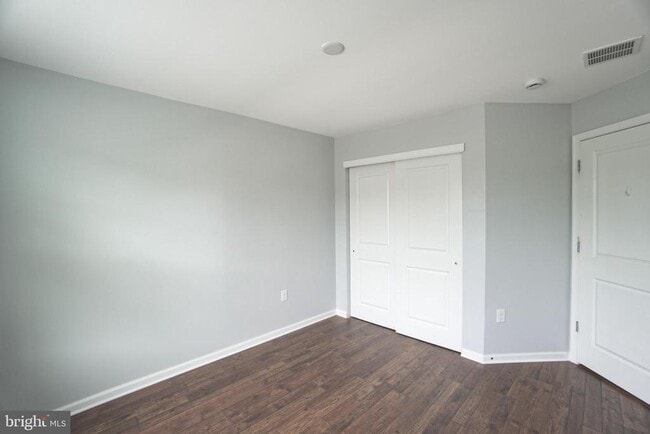 Building Photo - 1003 Chapman Cir