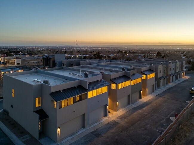 Building Photo - New Townhome in the Far NE Heights