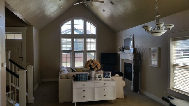 Building Photo - Very cute two story home in Boise / 3 bed,...