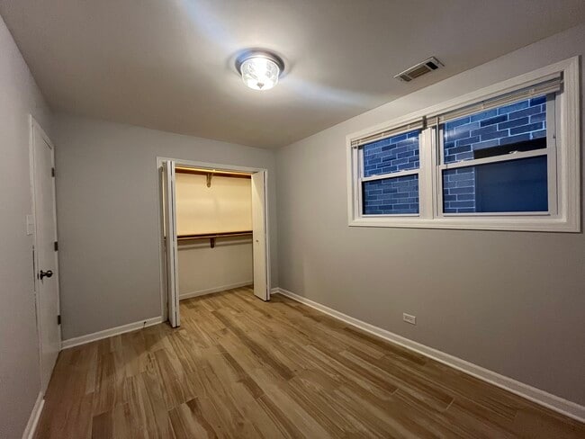 Building Photo - 449 W 37th St