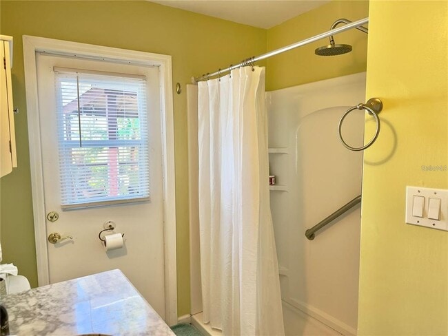 Building Photo - 1208 Hull St S