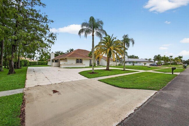 Building Photo - 1295 Longlea Terrace