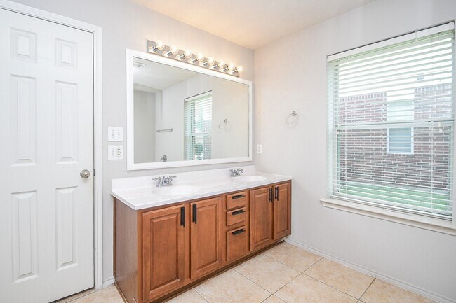 Building Photo - 30406 Mesa Valley Dr