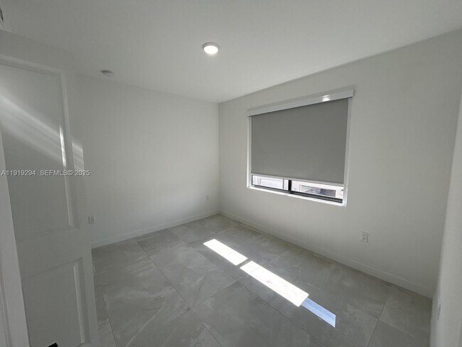 Building Photo - 14568 SW 261st Terrace