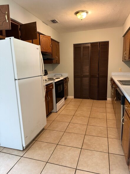 Building Photo - 9579 Co Rd 252