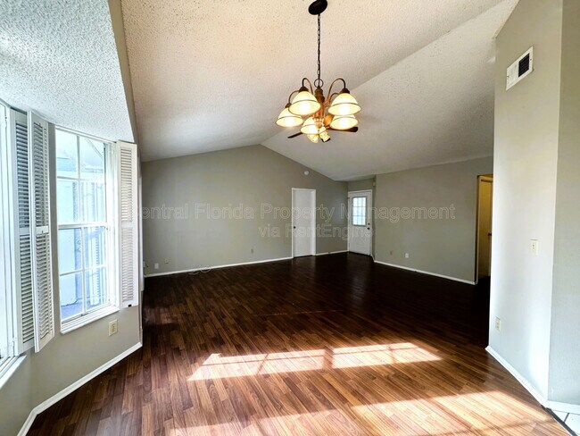 Building Photo - 153 Becky Thatcher Ct