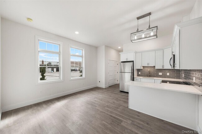 Building Photo - 1083 US-9