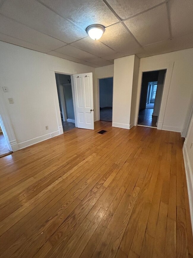 Building Photo - Market Street