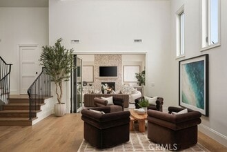 Building Photo - 412 Goldenrod Ave