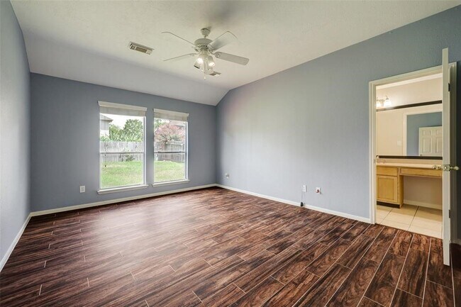 Building Photo - 9318 Tree Branch Dr