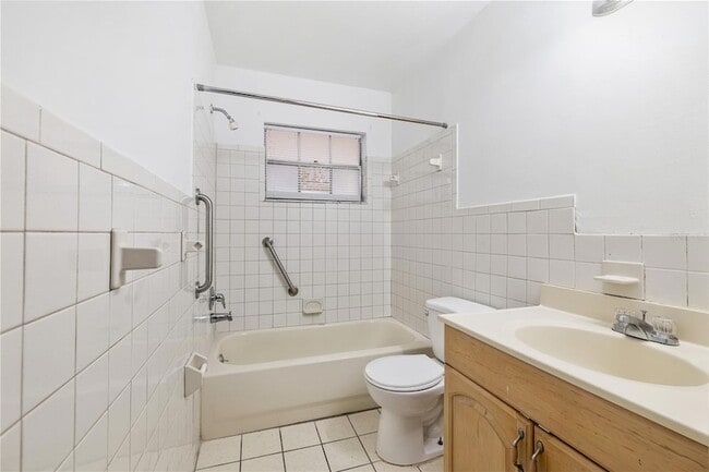 Building Photo - 7314 Sequoia Dr