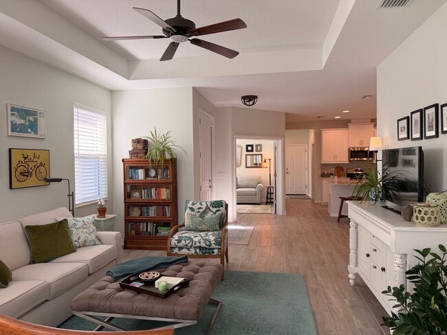 Building Photo - 6001 Fiore Dr