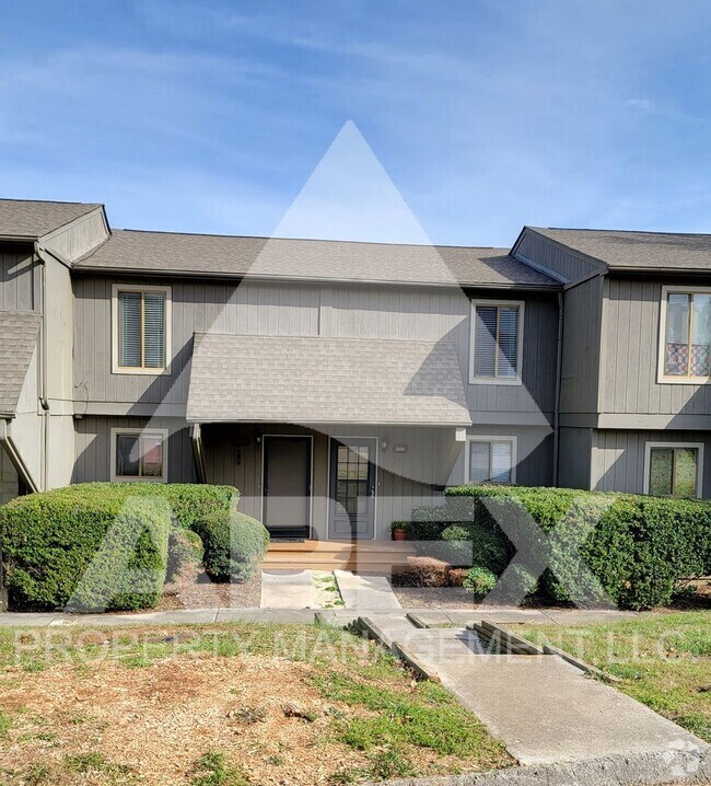 Building Photo - Beautiful 2Bd - 1.5 Bath Condo in West Kno...
