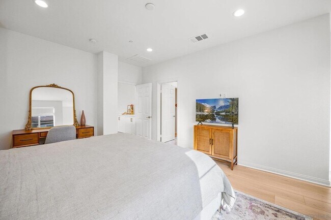 Building Photo - 2612 Babaco St