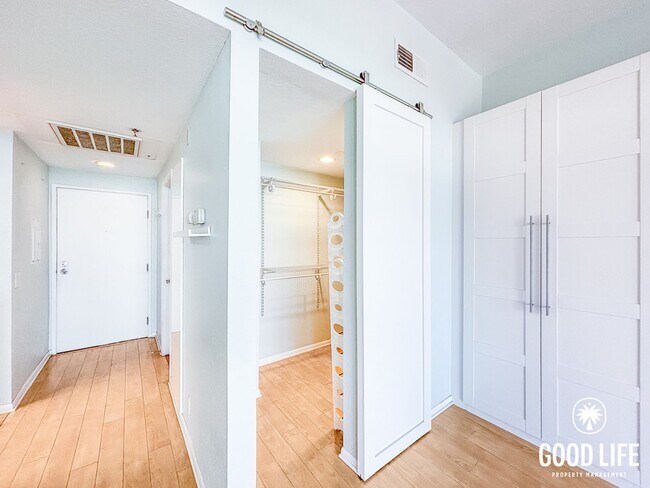 Building Photo - Beautiful Studio in North Park with Walk-In Closet, Private Balcony & In-Unit Laundry