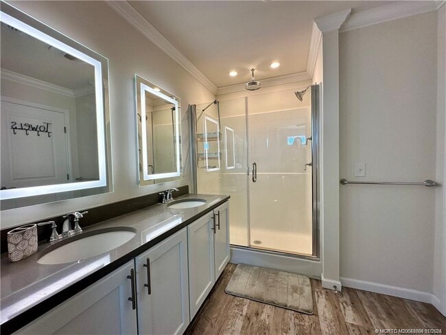 Building Photo - 2648 NE Pelican Wy