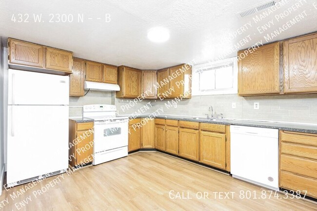 Building Photo - Modern 2 Bed, 1 Bath Pet-Friendly Home wit...