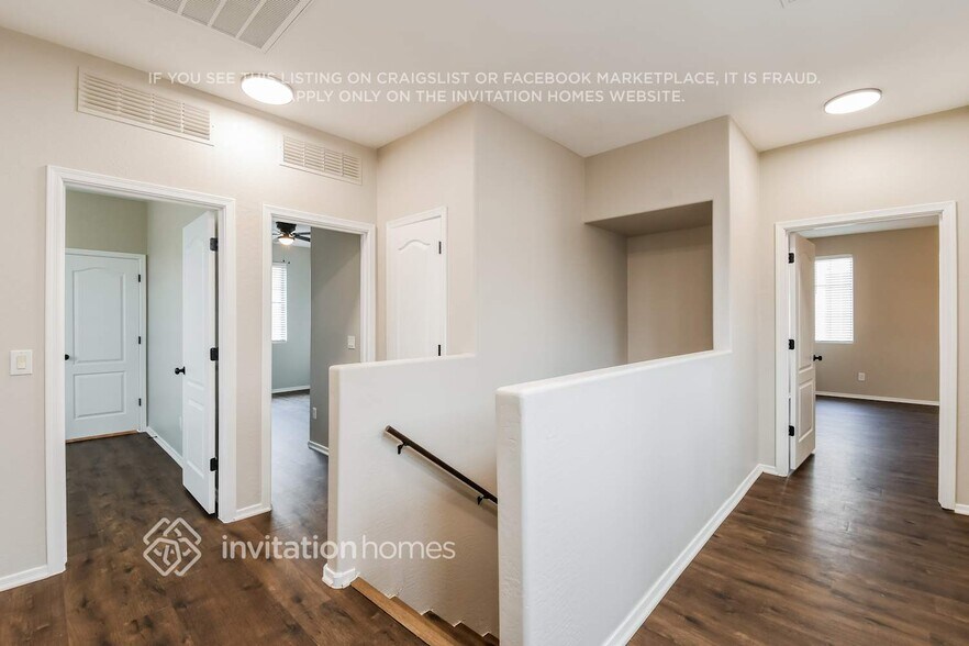 Building Photo - 2370 W Sleepy Ranch Rd