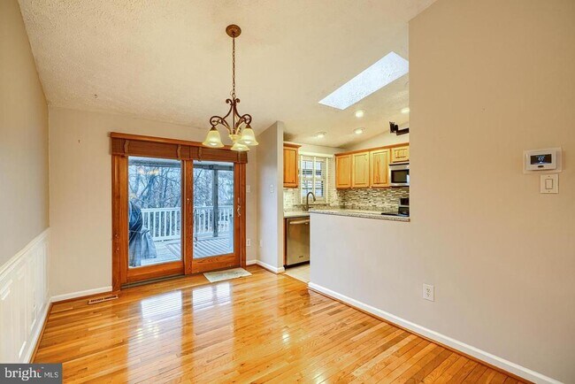 Building Photo - 8908 Goldentree Ln