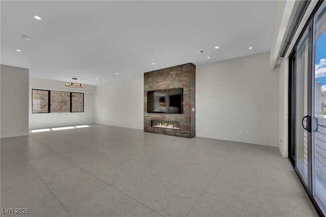Building Photo - 378 Tranquil Peak Ct