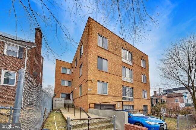 Building Photo - 5509 1st St NW