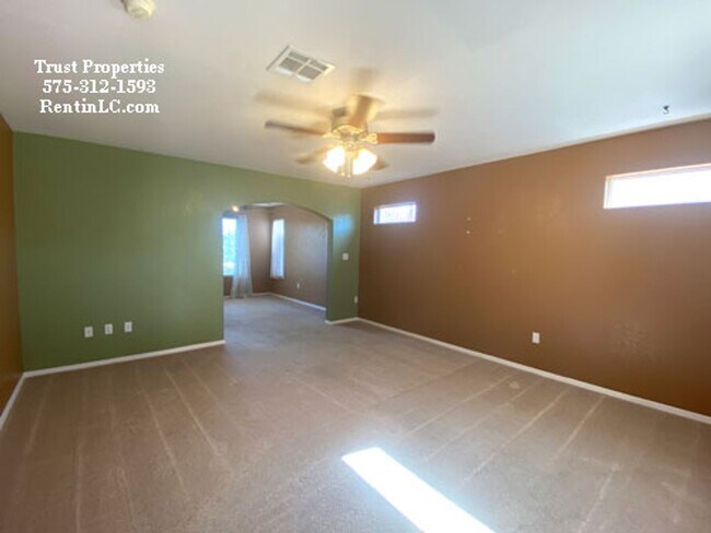 Building Photo - Spacious home in Sonoma Area