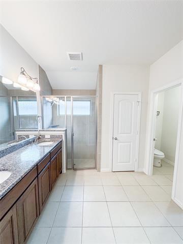 Building Photo - 365 Paloma St