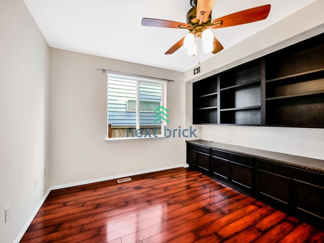 Building Photo - Charming 4 Bed 2.5 Bath for Rent!