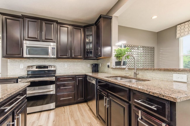 Building Photo - 7916 Avaleen Cir