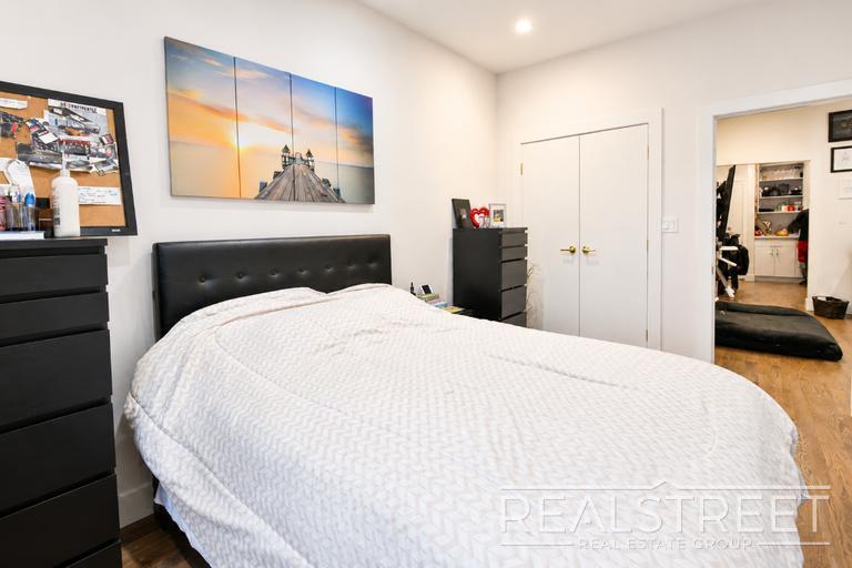 Building Photo - Renovated Spacious 2 BR in Bushwick