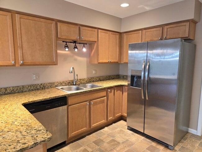 Building Photo - 14382 Shadywood Dr
