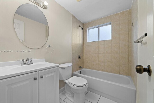 Building Photo - 3101 SW 27th Ave