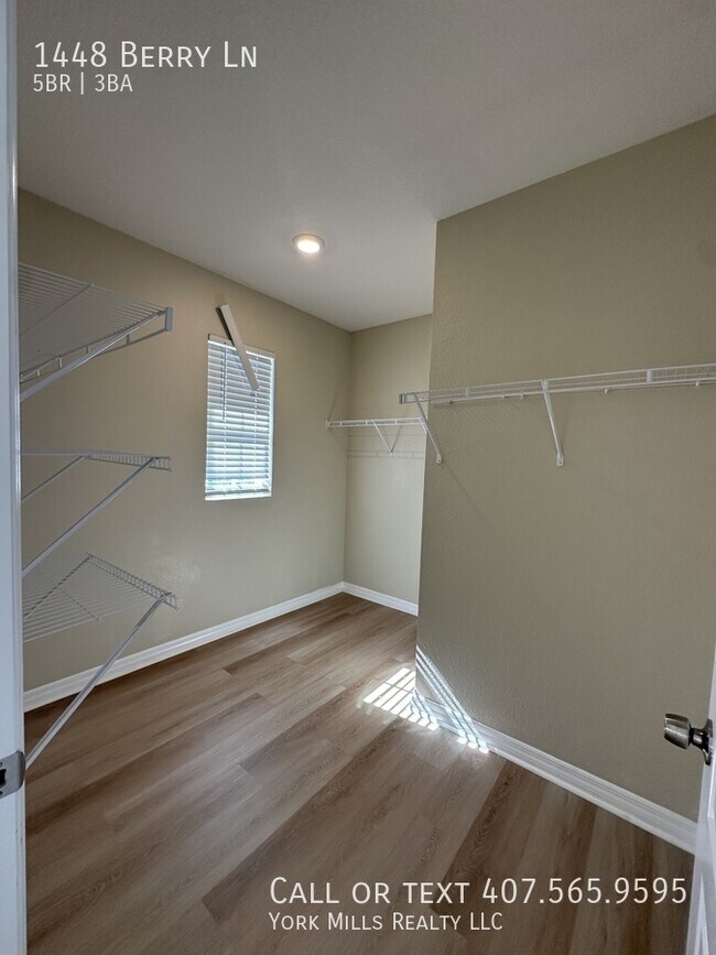 Building Photo - 1448 Berry Ln