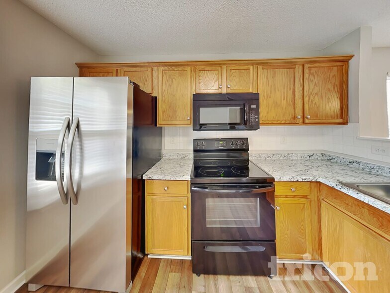 Building Photo - 104 Rampart St