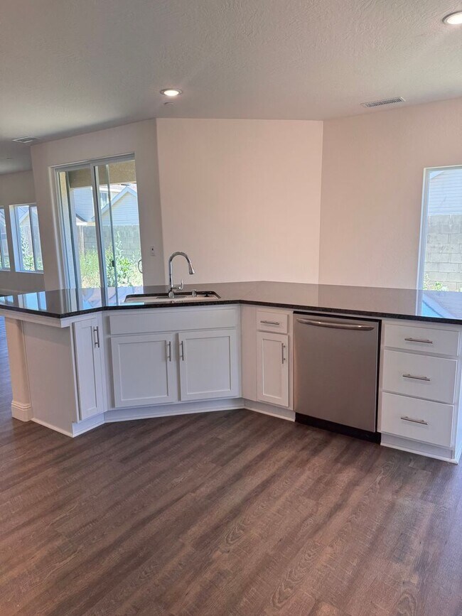 Building Photo - 4438 Langden Dr