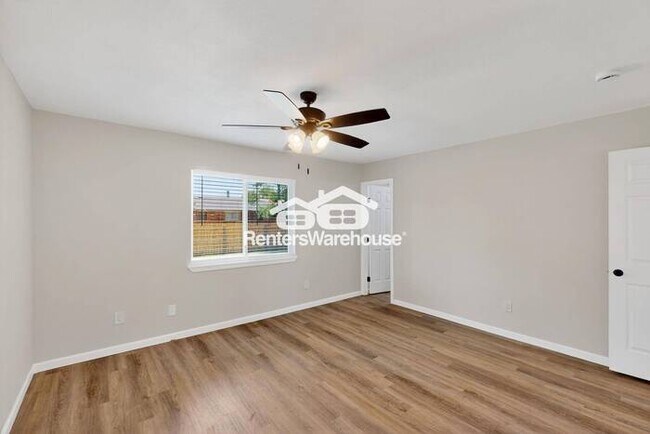 Building Photo - MOVE IN READY - 3BED/2BATH - THE COLONY, T...