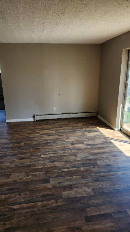 Building Photo - 20-60-60 S Linden Rd