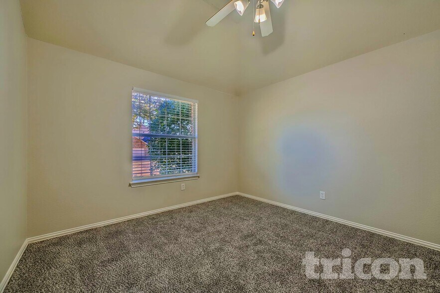 Building Photo - 2615 Hardwood Trail
